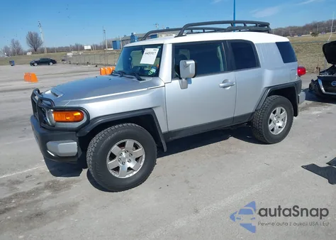 2008 Toyota Fj Cruiser z USA, uszkodzony, nr VIN JTEBU11F18K046650